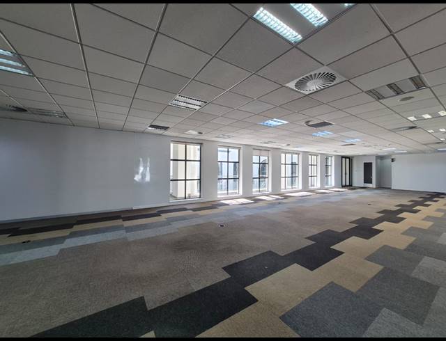 1,723M² OFFICE TO LET IN ILLOVO